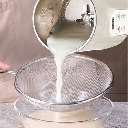 Multifunctional machine for making nut milk